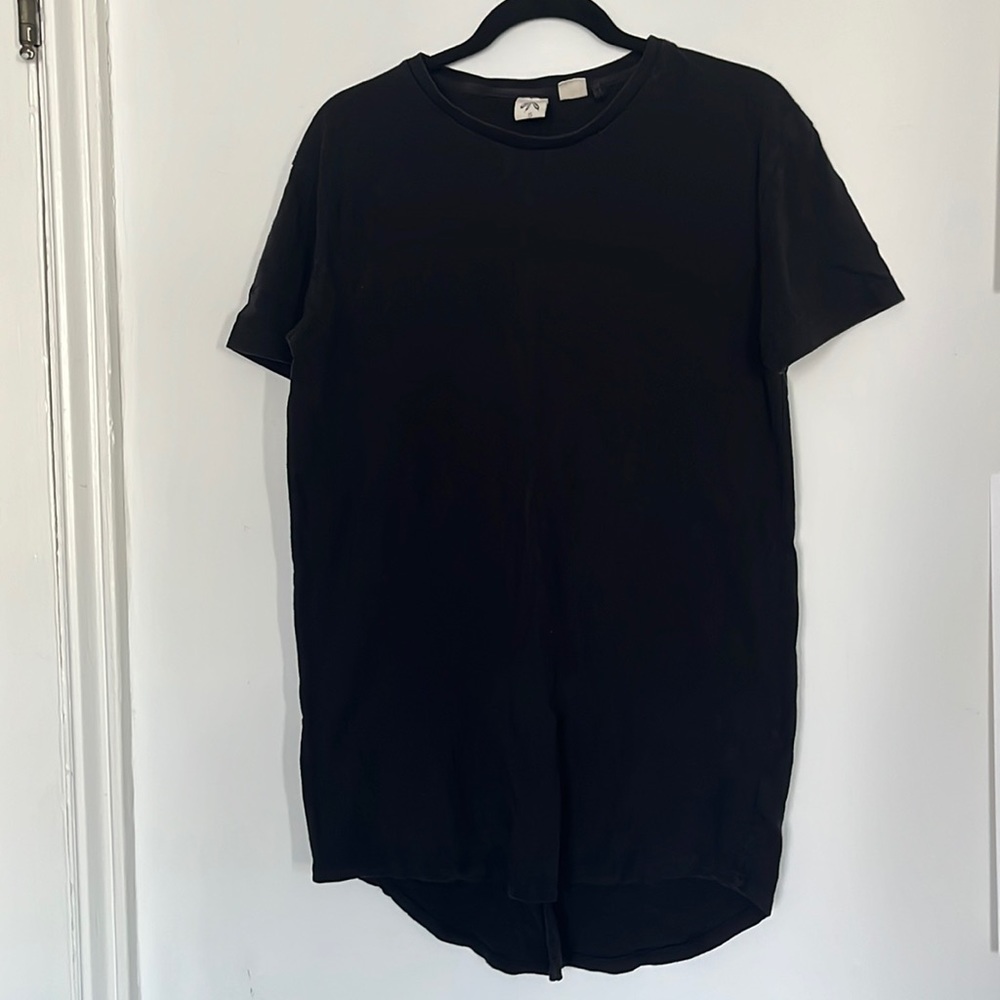Extra long tee shirt